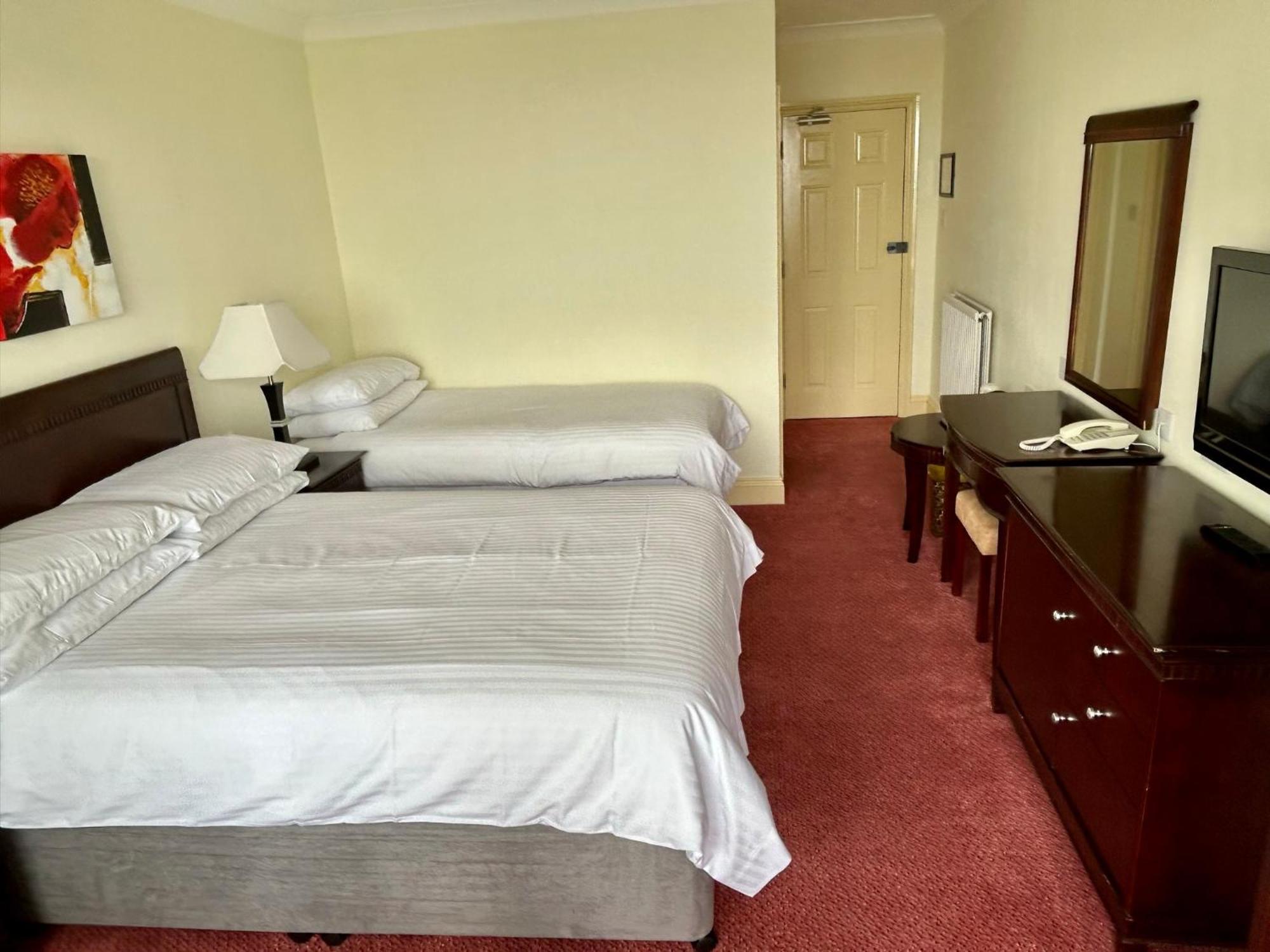 Regent Court - Seafront, Sandown - Free Car Ferry For Bookings Of 3 Or More Nights, Subject To Availability Szoba fotó