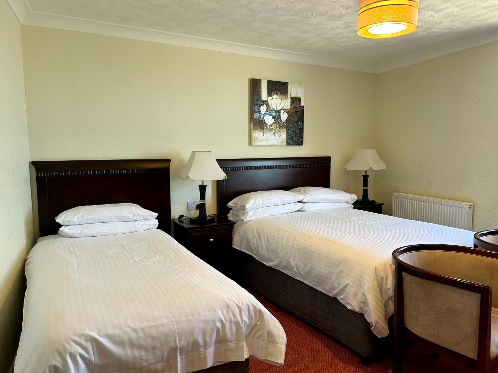 Regent Court - Seafront, Sandown - Free Car Ferry For Bookings Of 3 Or More Nights, Subject To Availability Szoba fotó