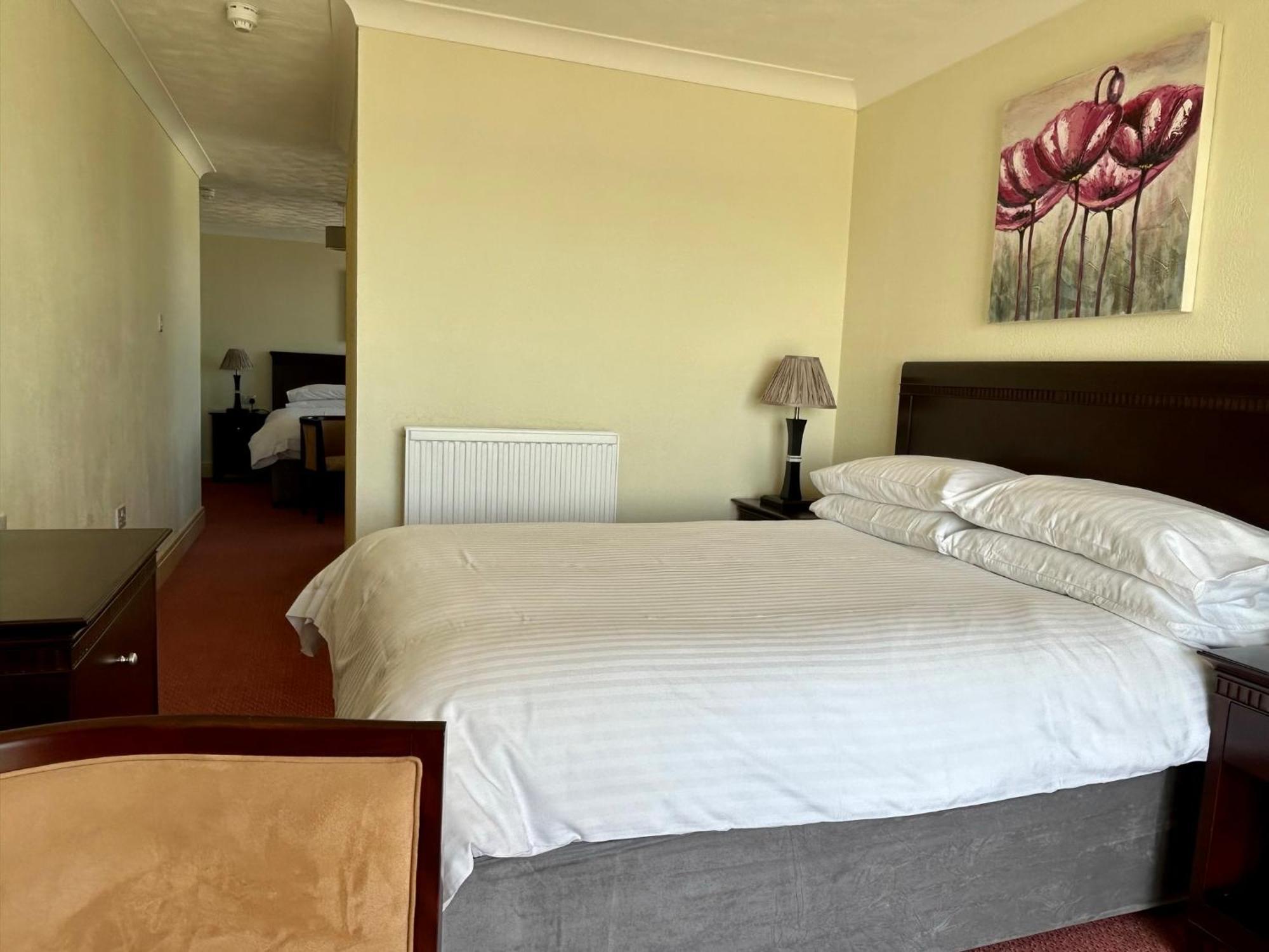Regent Court - Seafront, Sandown - Free Car Ferry For Bookings Of 3 Or More Nights, Subject To Availability Szoba fotó