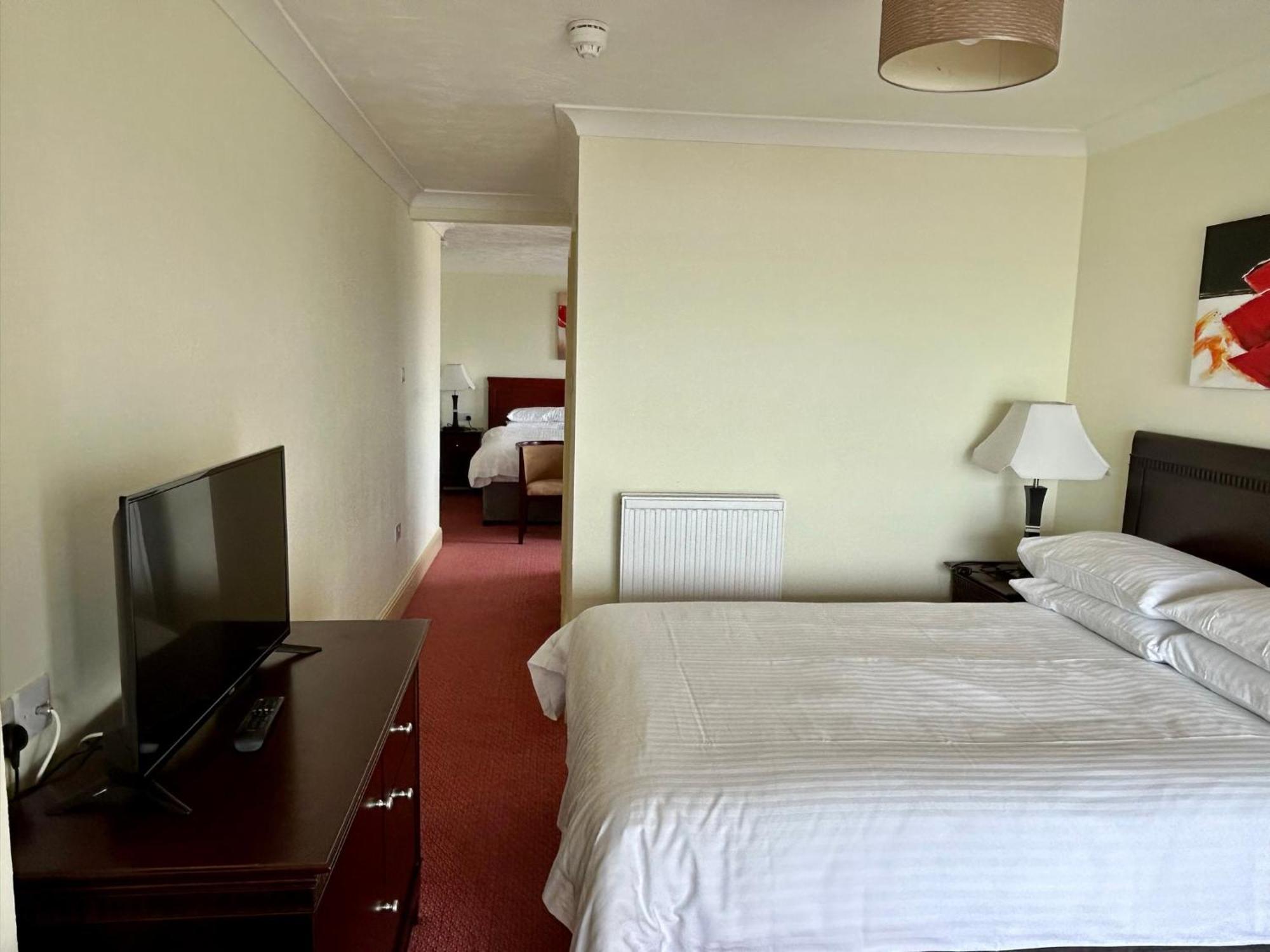 Regent Court - Seafront, Sandown - Free Car Ferry For Bookings Of 3 Or More Nights, Subject To Availability Szoba fotó