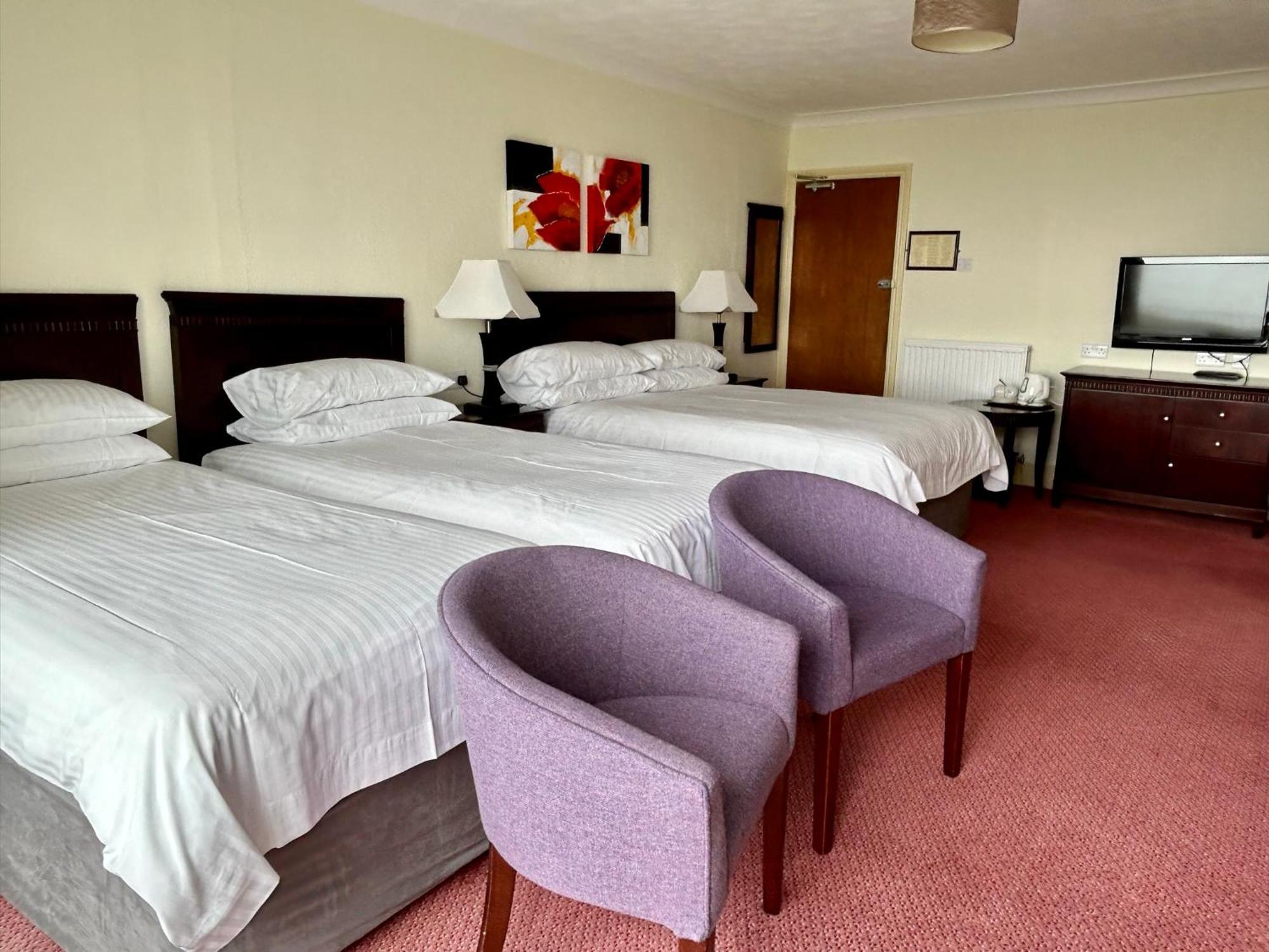 Regent Court - Seafront, Sandown - Free Car Ferry For Bookings Of 3 Or More Nights, Subject To Availability Szoba fotó